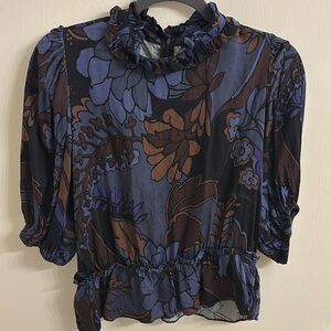 TTahari ladies Large super cute floral blouse
